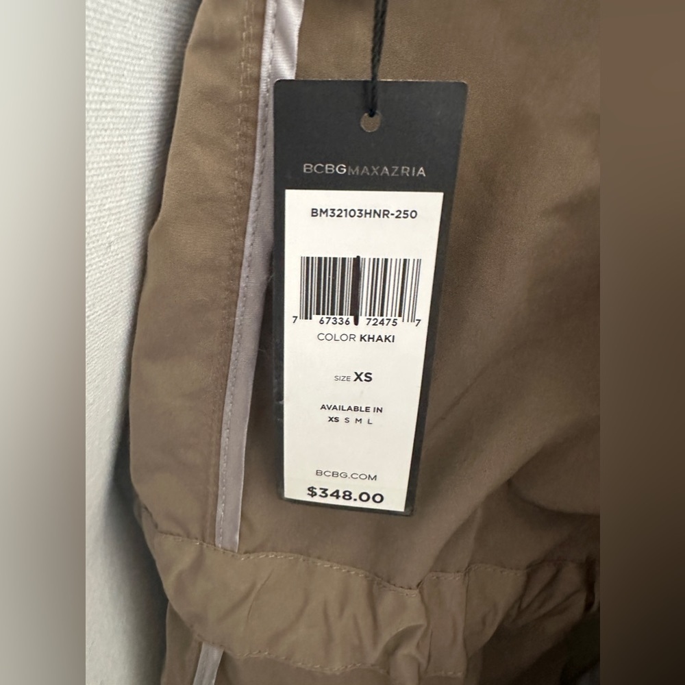 New BCBG Khaki Raincoatโ - Picture 9 of 9